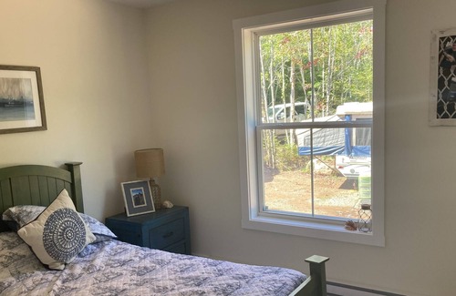 Aldersville Cabaña | Cheerful/fun family friendly cottage