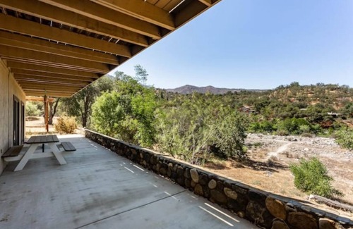 Three Rivers Casa | CHEERFUL HOUSE WITH RIVER AND MOUNTAIN VIEWS! NEW