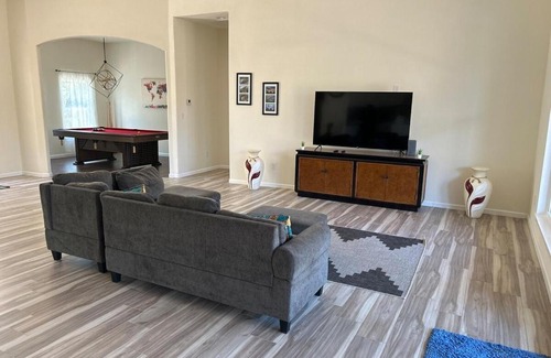 Canyon Lake Villa | Cheerful Lakeside Retreat-Just Minutes to the lake