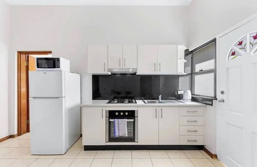 Summer Hill Casa | Cheerful three Bedroom house close to City