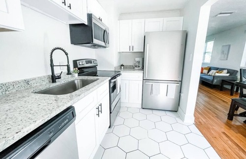 SoHo Casa | Cheerful Townhome Soho Backyard