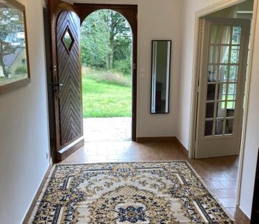 Plonevez-du-Faou Casa | Cheerful two bedroom house PLONEVEZ du Faou