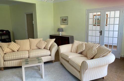 Plonevez-du-Faou Casa | Cheerful two bedroom house PLONEVEZ du Faou
