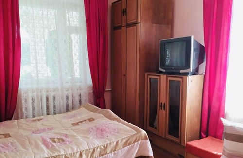 Vishnevets Casa | Cheerful Ukraine Farm and Garden House in Ternopil