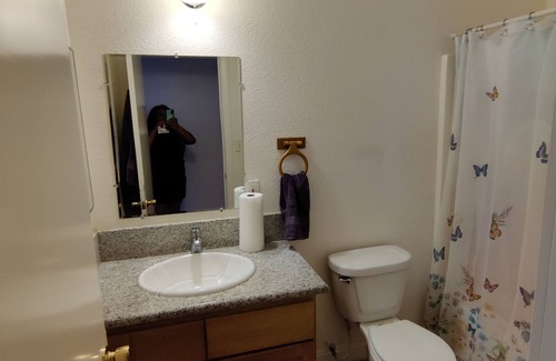 California City Casa | Cheerful Vacation 4 bedroom Family Home /Pool,Near Race Track, Golf ,Crews,Base.