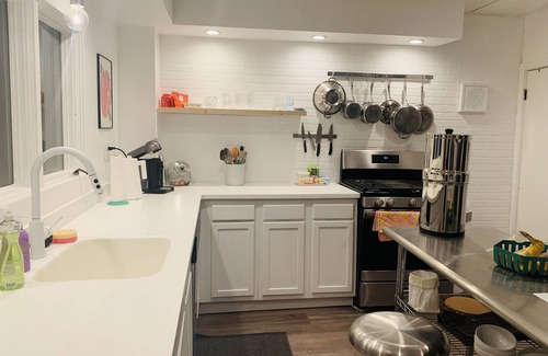 Wilkes-Barre Casa | Cheery Black House Filled with Light Close to Downtown