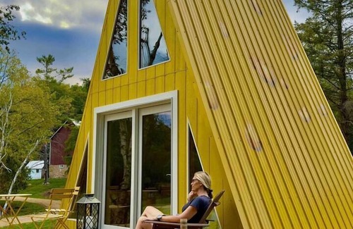 Highland Cabina | Cheese Wedge Cabin Idyllic Farm