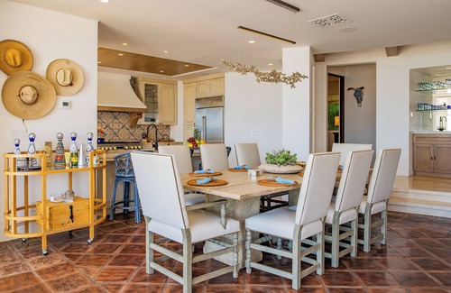 Palmilla Villa | Chef, Butler & Steps from the Beach w/ Beautiful 5 Bd Villas Del Mar
