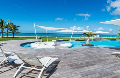 Plum Bay Villa | Chef included by Fantasia Villas: Villa C'est la Vie