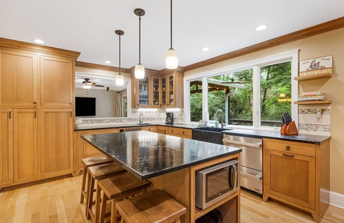 Royal Pines Casa | Chef’s Kitchen, Fire Pit & Soaking Tub | Quiet Escape + Biltmore Pass