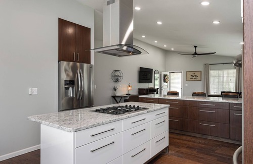 Lake Orion Casa | Chef's Kitchen, King Bed near GM Orion, Shops/Dining and Easy Access to Freeways