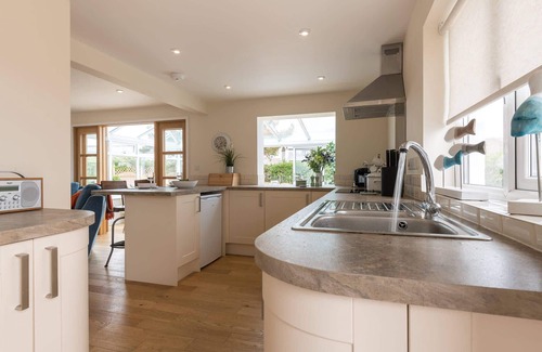 Rhosneigr Casa | Chelford - Una hermosa casa de vacaciones de planta abierta en Rhosneigr