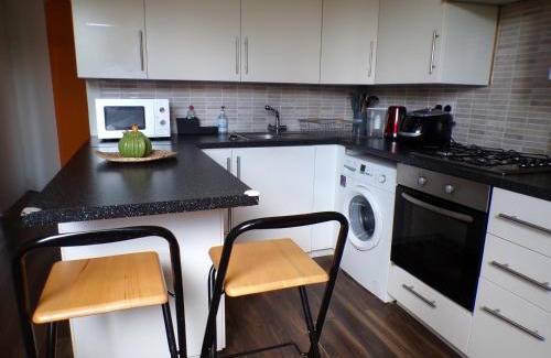 Chelsea Riverside Apartamento | Chelsea Orange Apartment Sleeps10-PetsOK-Parking