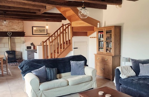 Saint-Pierre-de-Maille Cabaña | Chenevaux - Pretty 2 bedroom cottage with pool in countryside