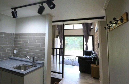 Cheongju Casa | Cheongju Cheongnamdae Pool Villa