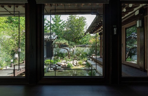 Samcheong-dong Villa | Cheongsudang Stay Bukchon