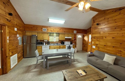 Concan Cabina | Cherokee Oaks - Frio River Haven