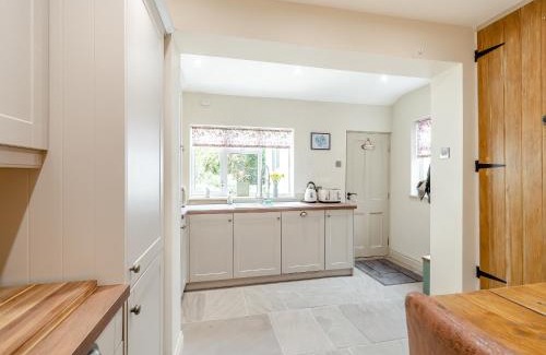 Cherry Burton Casa | Cherry Blossom Cottage