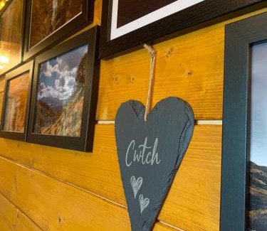Welshpool Chalet De Esquí | Cherry Cabin - Little Log Cabin in Wales