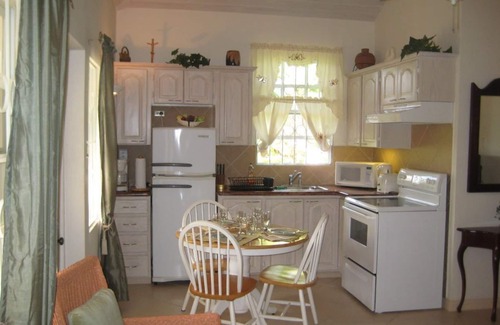 Marine Gardens Apartamento | Cherry Garden Villa Apartment - private pool in desirable Rockley Beach location