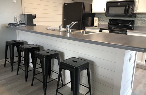 Cherry Grove Beach Condominio | Cherry Grove Condo - Close to everything!