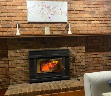 Wandin East Casa | Cherry Haven farm house with a view