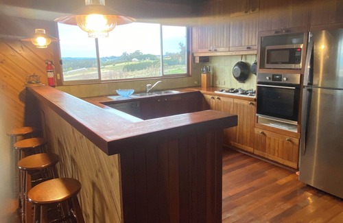Wandin East Otro | Cherry Haven farmhouse overlooking Yarra Valley