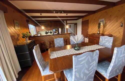 Wandin East Otro | Cherry Haven farmhouse overlooking Yarra Valley