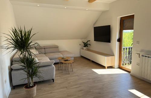 Seliste Apartamento | Cherry Hill Loft