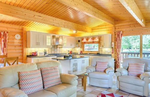 Kenwick Cabaña | Cherry Lodge- UK37608