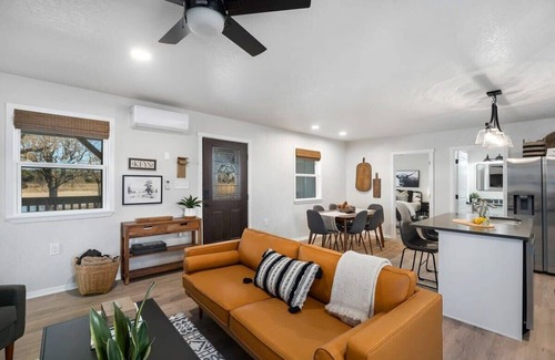 Fredericksburg Casa | Cherry Mountain, Hot tub, Fire Pit, Views!