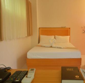 San Pedro Hotel | Cherry's Courtyard Hotel