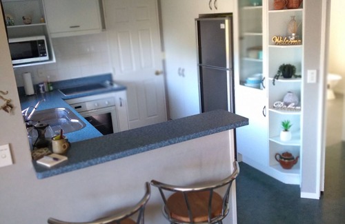 Te Awamutu Casa | Cherry Tree Lane Accommodation, Quiet location bordered by farmland.