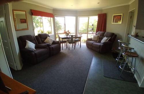 Te Awamutu Casa | Cherry Tree Lane Accommodation, Quiet location bordered by farmland.