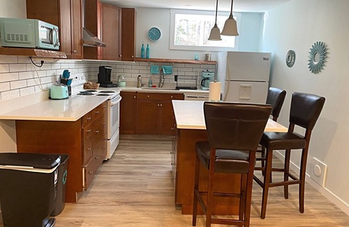 Cherryville Apartamento | Cherryville BnB A Cozy One Bedroom Basement Suite Nestled in the Mountains.