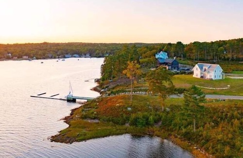 Middle River Casa | Chester Oceanfront Luxury Villa with Outstanding Décor
