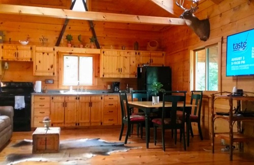 Waterville Cabina | Chestnut 3 Bed / 2 Bath cabin with Hot Tub Jacuzzi