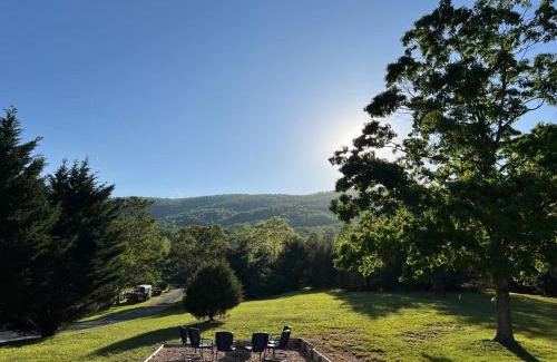 Afton Casa | Cheval Circle Getaway Near Blue Ridge & Wine