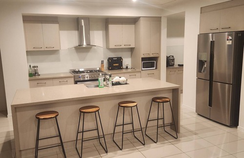 Surfers Paradise Casa | Chevron Island Holiday Home