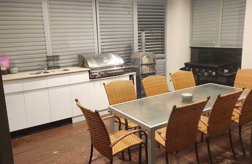 Surfers Paradise Casa | Chevron Island Holiday Home