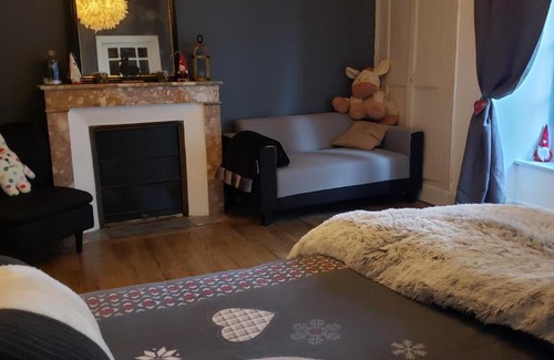 Cierp-Gaud Casa | Chez Anne, Maison cosy avec spa, billard et Jardin
