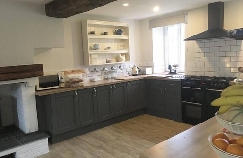 Charente Limousine Casa | Lago privado y piscina de Chez Broche para 12 personas