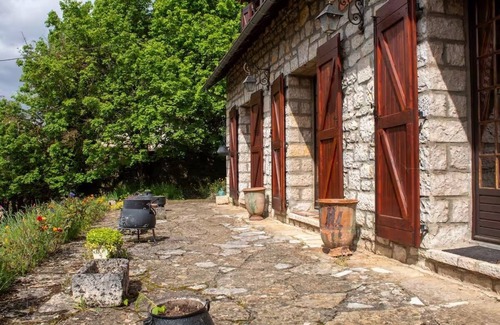 Mende Casa | "Chez Colette" Peaceful - Outdoors - 10 travellers