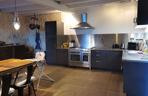 Nonac Casa | Chez Foucherie - Renovated farmhouse with pool, gardens & games room