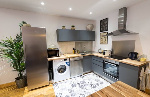 Republique Apartamento | ★ ★ ★ ★ Chez Helder | Vichy center | free parking