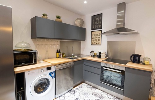 Republique Apartamento | ★ ★ ★ ★ Chez Helder | Vichy center | free parking