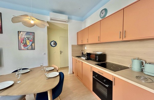 Opera Apartamento | Chez Laura & Thomas - charming 2BR Vieux Port/ Place Huiles & Estiennes d'Orves