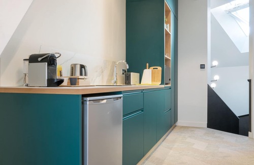 Laval Apartamento | Chez Laurent-Apartamento-Premium-Baño Privado-Vista al Jardín