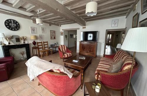 Les Montils Casa | Chez Laurette Les Montils Maison de Bourg