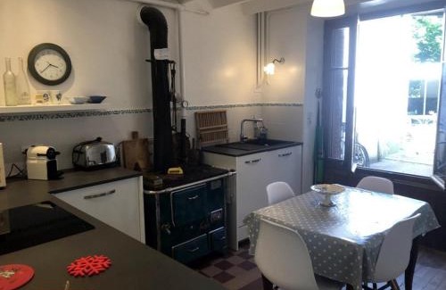 Charavines Casa | Chez Mamine, au coeur du village avec jardin